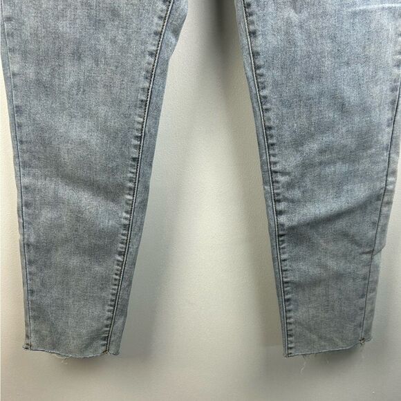MCR Studio Ultra High Rise Jeans Tapered leg Raw Hem Size XL NWT - Picture 3 of 9